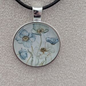 Floral Pendant Necklace